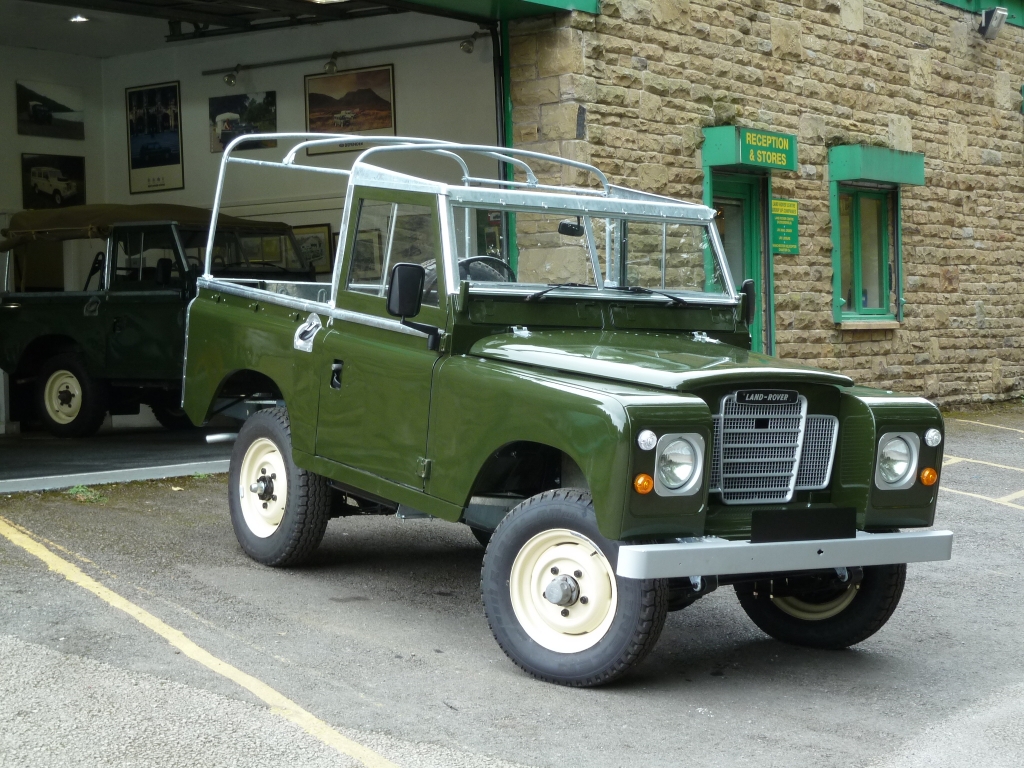 Vintage Landrover 11