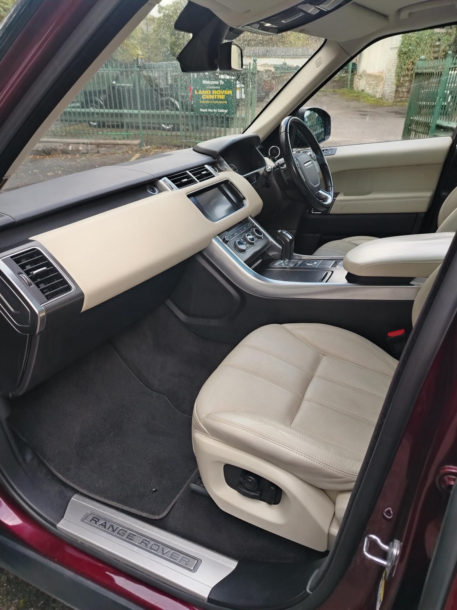 RANGE ROVER SPORT HSE 2015 SDV6 AUTO - Image 17