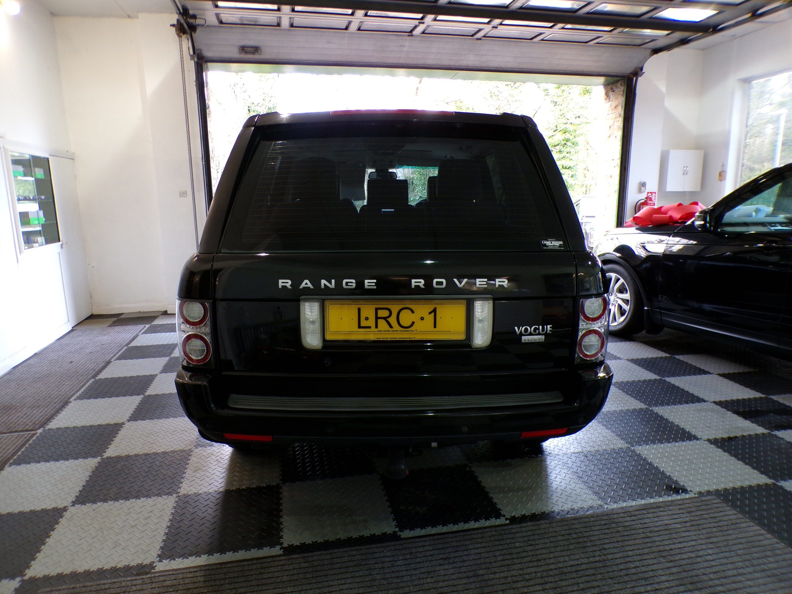 RANGE ROVER VOGUE 4.4 V8 - Image 3