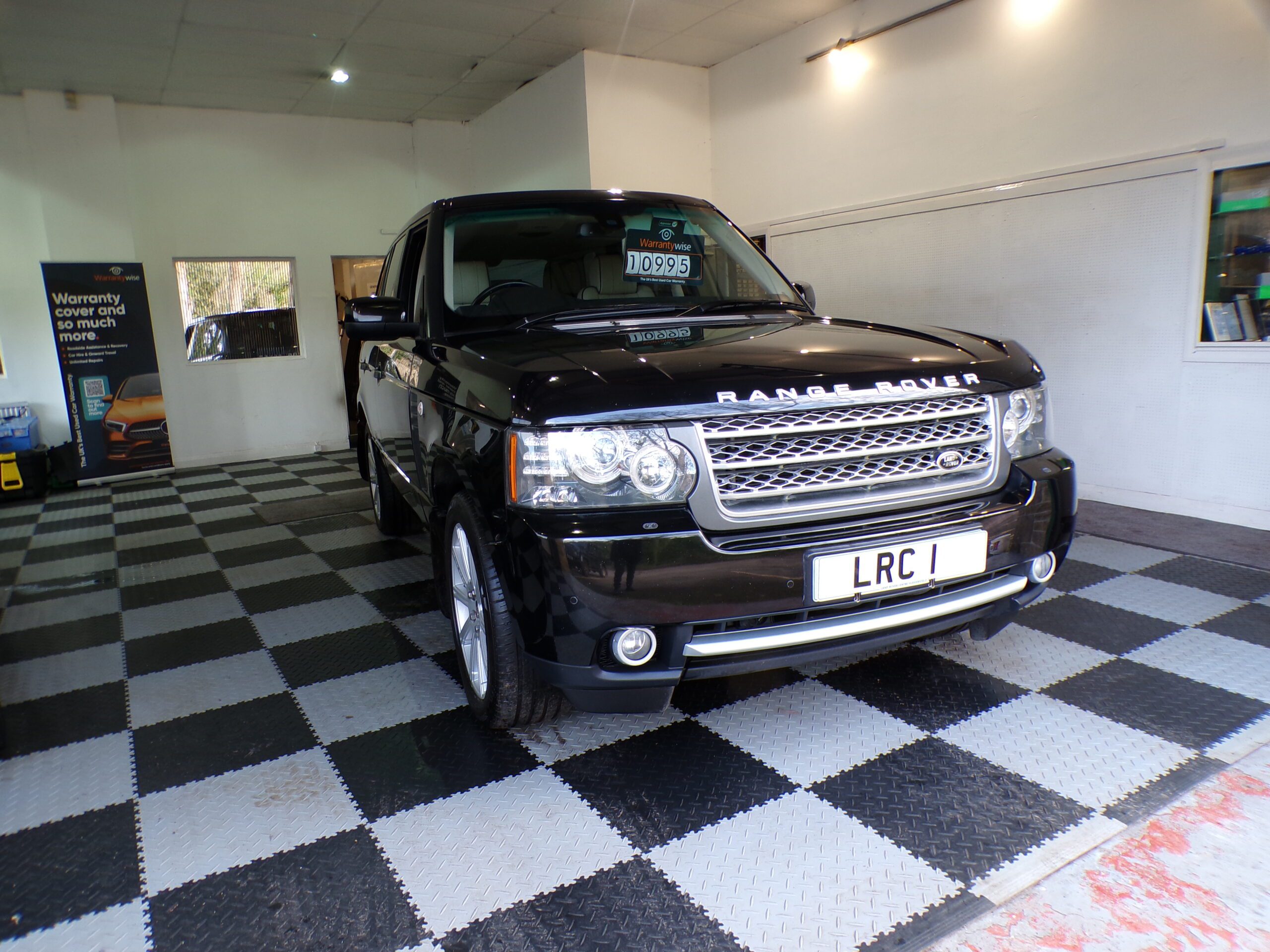 RANGE ROVER VOGUE 4.4 V8 - Image 2