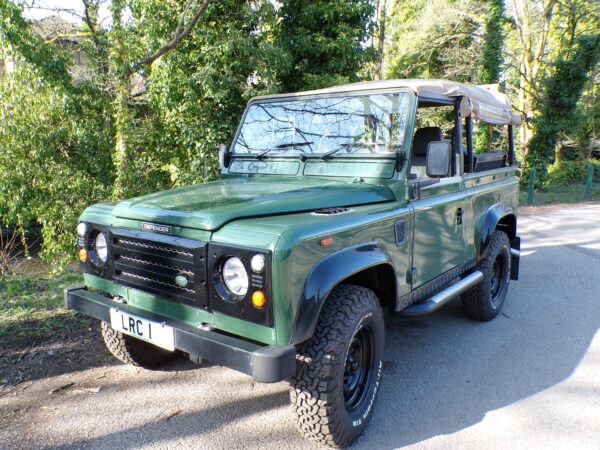 LAND ROVER DEFDENDER 300 TDI SOFT TOP 90