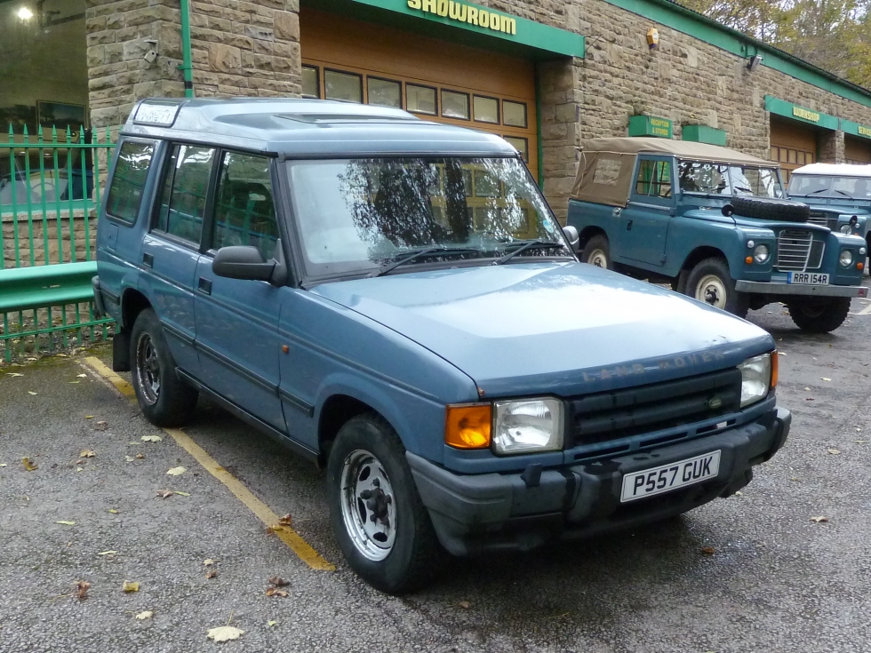 P557 GUK 1996 Discovery 300 TDi Automatic Land Rover