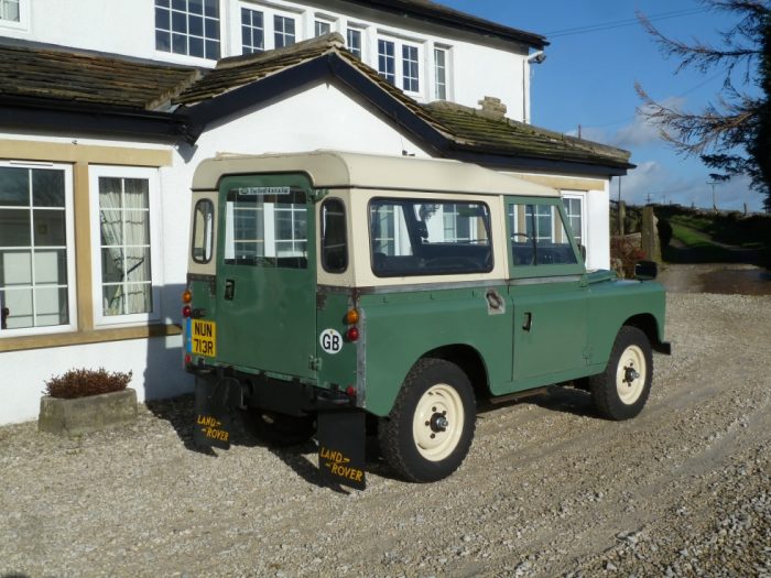 1977 Land Rover Series 3 - 7 seater