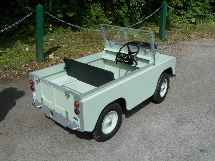 Toylander - Electric Powered Model Land Rover