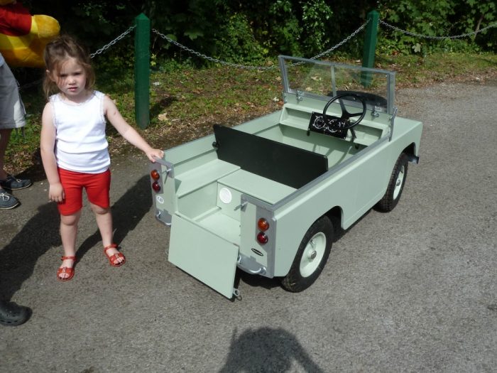 Toylander - Electric Powered Model Land Rover