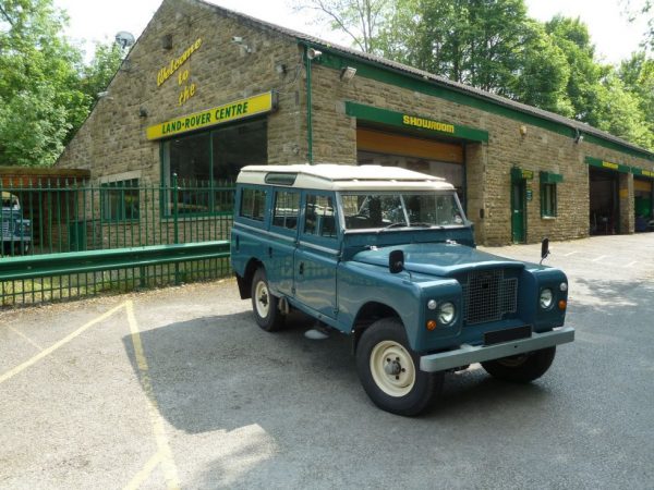 Land Rover Series IIA Station Wagon