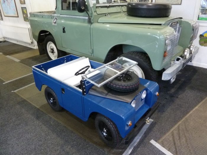 Toylander - Scale Model - Electric powered Land Rover