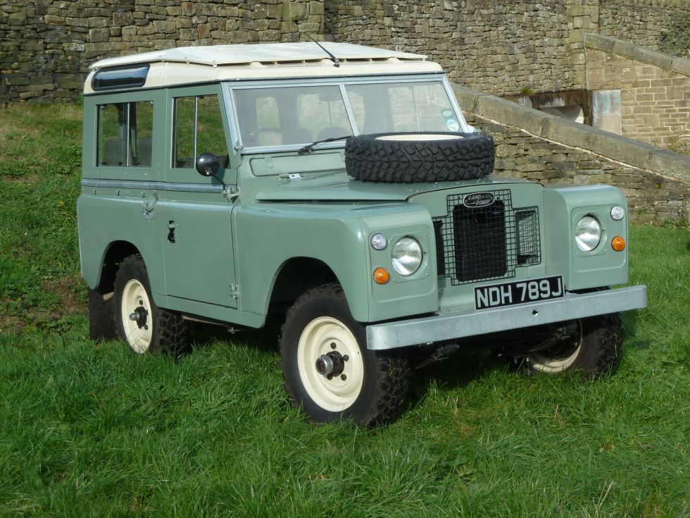 David from Bradford purchases NDH 789J – Our outstanding 1971 Series IIA Land Rover