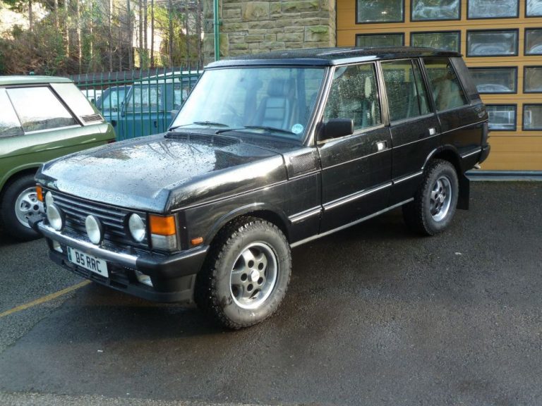 A pair of unusual Range Rover Classics Land Rover Centre