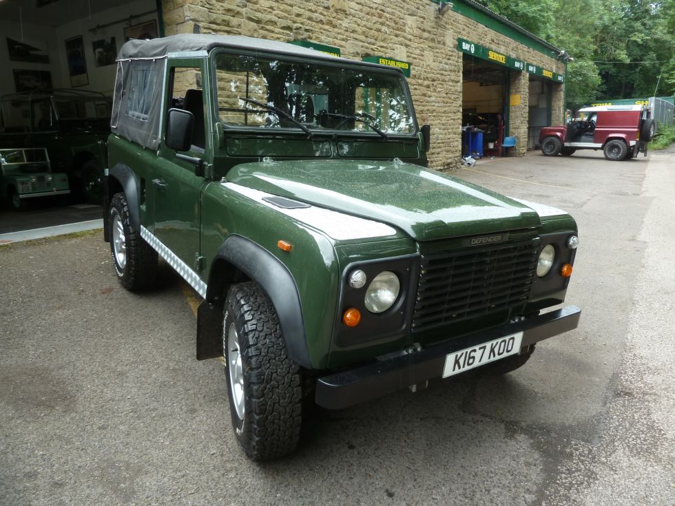 LHD Defender 90 Collected – Setting off to France