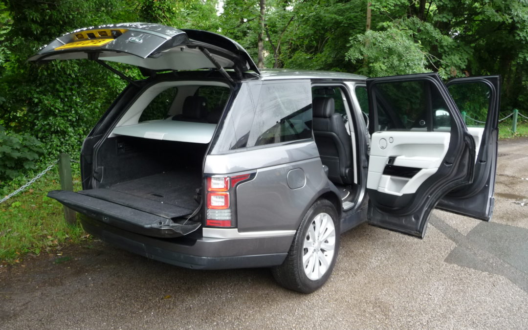 New Arrival – 2014 Range Rover Vogue SE TDV6 3.0 Diesel Automatic