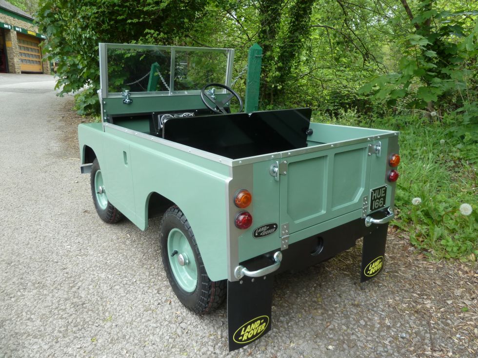 HUE 166 - Heritage Electric Land Rover