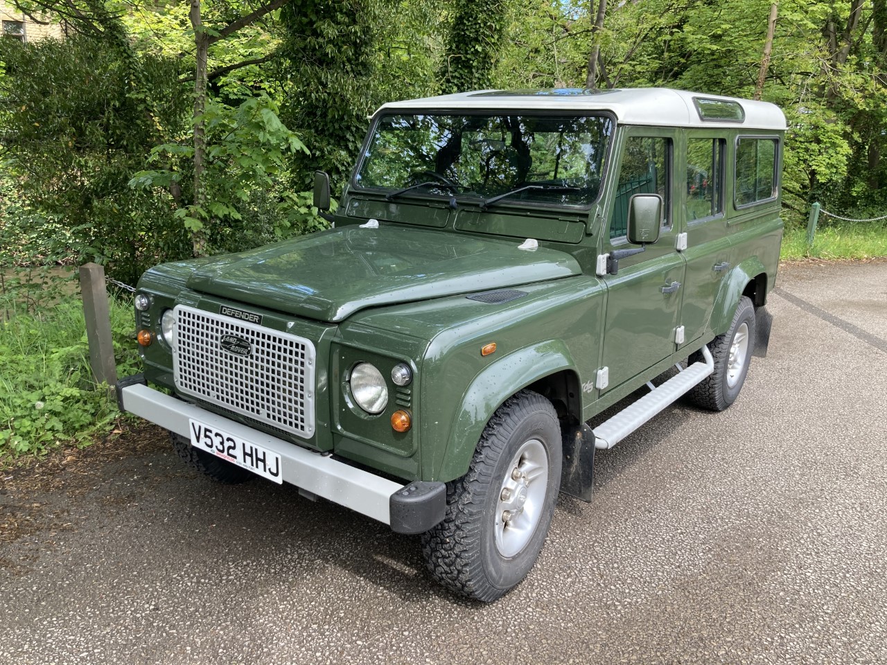 verlangen Streven Horen van Buy Classic Land Rovers For Sale | Land Rover Centre Huddersfield